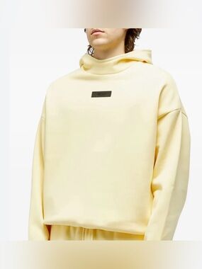 Fear of God Essentials garden yellow mock-neck sweatshirt size medium